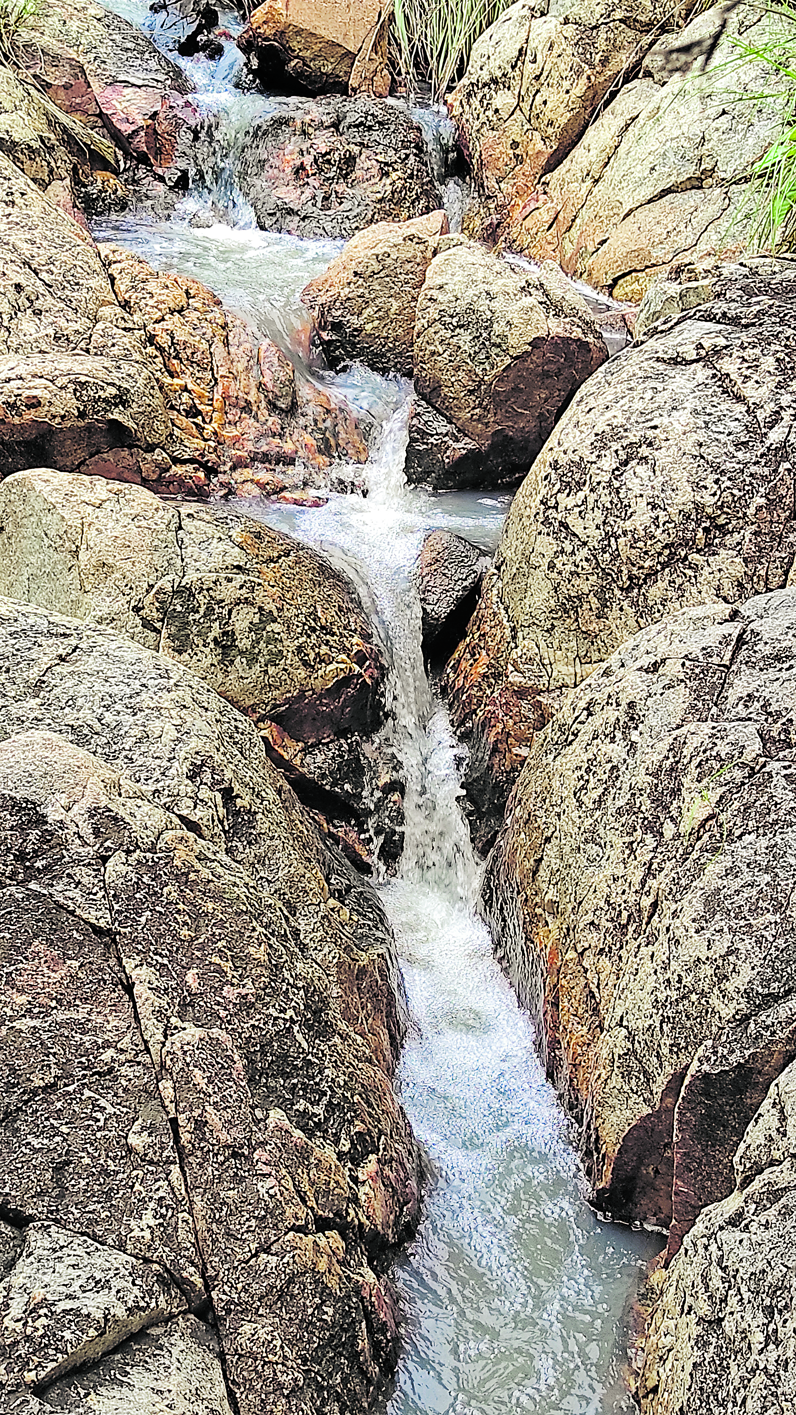 ಕಿವಿಗಳಿಗೆ ಇಂಪು ನೀಡುತ್ತದೆ ಈ ನೀರ ಹರಿವಿನ ನಿನಾದ