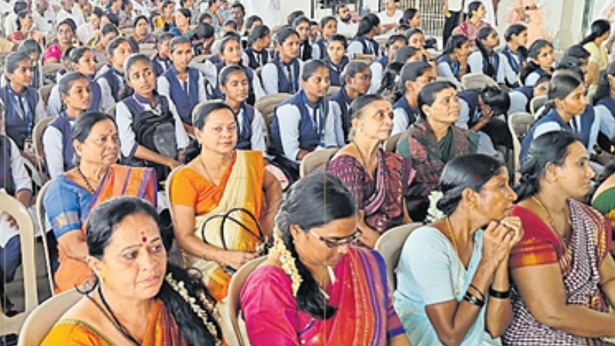 ರಾಯಚೂರು | ಪಠ್ಯಕ್ರಮದಲ್ಲಿ ಬಸವಣ್ಣನ ಚರಿತ್ರೆ ಅಳವಡಿಸಿ: ಬಸವಲಿಂಗ ಪಟ್ಟದ್ದೇವರು