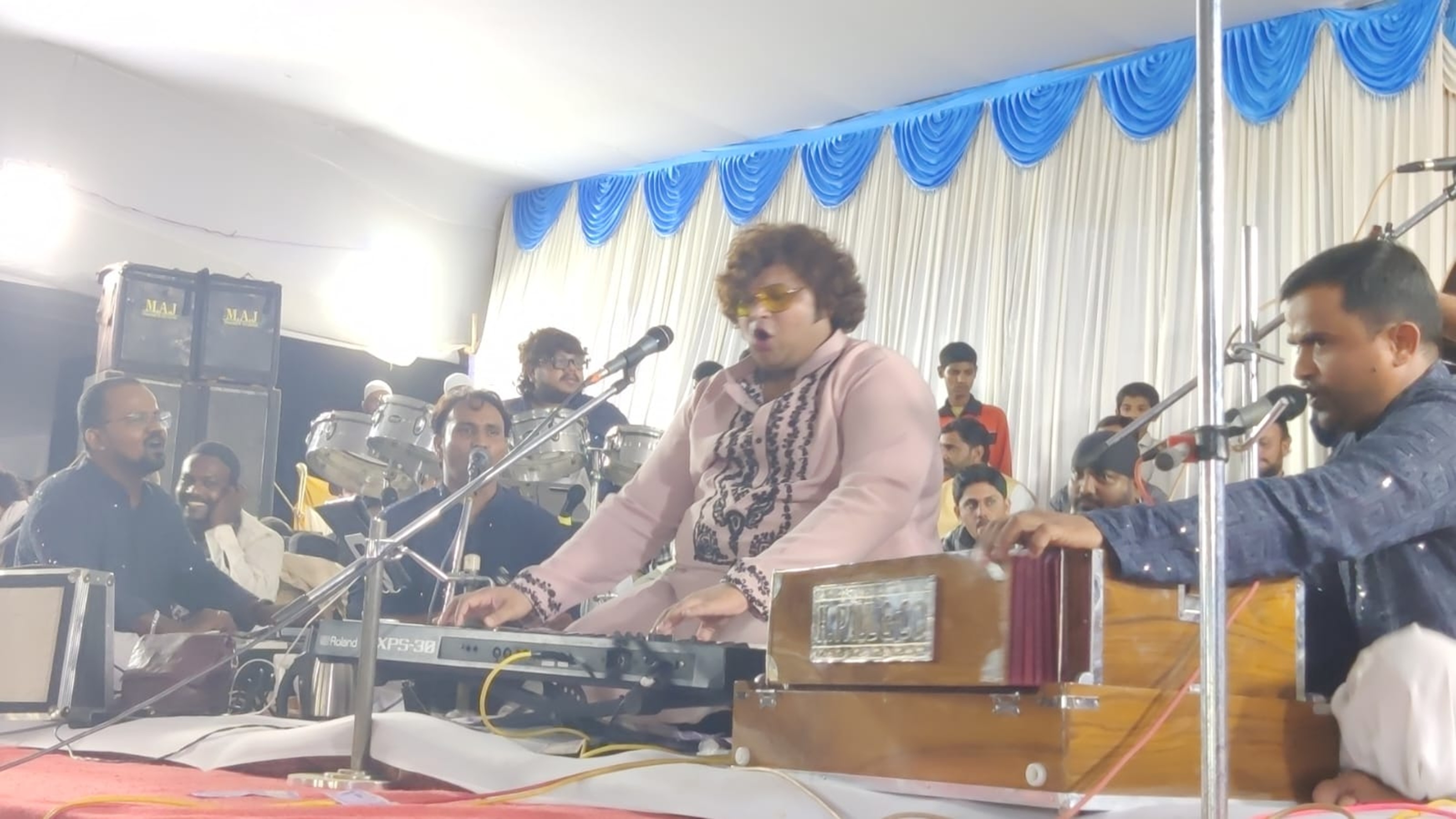 ಮುರುಗಮಲ್ಲ ದರ್ಗಾ ಆವರಣದಲ್ಲಿ ಶನಿವಾರ ರಾತ್ರಿ ನಡೆದ ಕವ್ವಾಲಿ ಕಾರ್ಯಕ್ರಮ