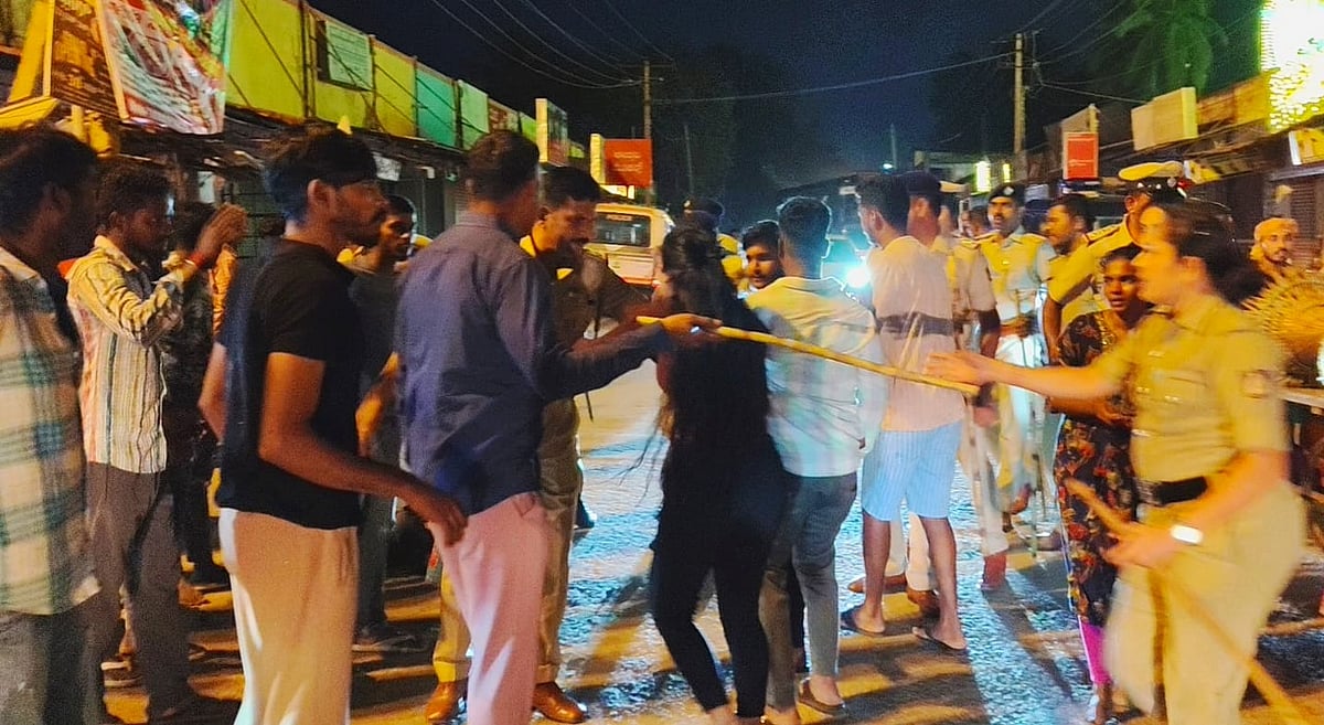 ಮಂಡ್ಯ | ಗಣೇಶ ಮೂರ್ತಿ ವಿಸರ್ಜನೆ ವೇಳೆ ಕಲ್ಲು ತೂರಾಟ: 8 ಮಂದಿಗೆ ಗಾಯ