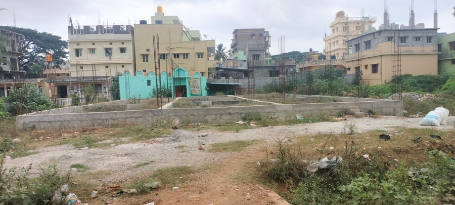 ಅರ್ಧಕ್ಕೆ ನಿಂತಿರುವ ಹಾರೋಹಳ್ಳಿ –ಆನೇಕಲ್ ರಸ್ತೆಯಲ್ಲಿರುವ ಸಮುದಾಯ ಭವನದ ಕಾಮಗಾರಿ