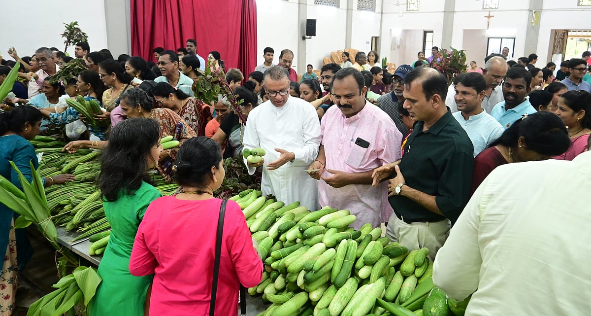 ಉಡುಪಿ: ತೊಟ್ಟಂ ಸಂತ ಅನ್ನಮ್ಮ ಚರ್ಚ್‌ನಲ್ಲಿ ಸಾವಯವ ತರಕಾರಿ ಸಂತೆ ಆಯೋಜನೆ