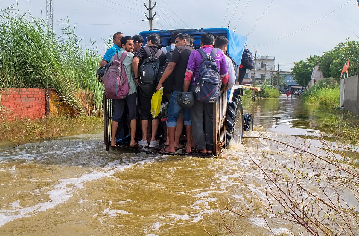 ಹರಿಯಾಣದಲ್ಲಿ ಮುಂದುವರಿದ ಭಾರಿ ಮಳೆ: ಮನೆ ಕುಸಿದು 12 ಮಂದಿ ಬಲಿ; ಸಿ.ಎಂ