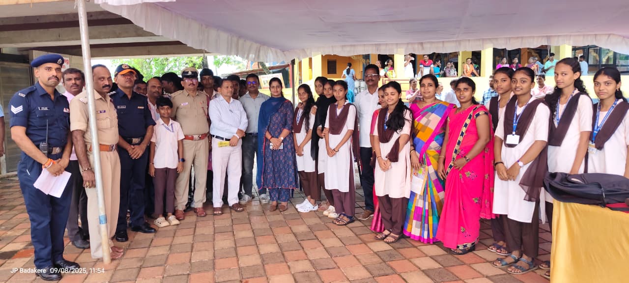 ಮರವಂತೆಯ ಶ್ರೀವರಾಹ ಸ್ವಾಮಿ ದೇವಸ್ಥಾನದ ಸಮೀಪ ಪ್ರಾಕೃತಿಕ ವಿಕೋಪ ನೆರೆ ಪ್ರವಾಹ ಅವಘಡದ ಮುಂಜಾಗ್ರತಾ ಕ್ರಮಗಳ ಅಣುಕು ಪ್ರದರ್ಶನ ನಡೆಯಿತು