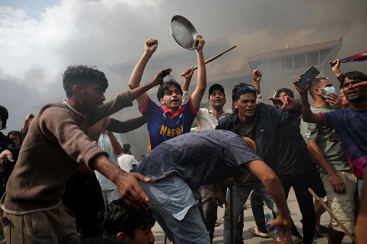 Nepal Gen Z Protest: ಸಂಸತ್ ಕಟ್ಟಡಕ್ಕೆ ಬೆಂಕಿ ಹಚ್ಚಿದ ಪ್ರತಿಭಟನಾಕಾರರು