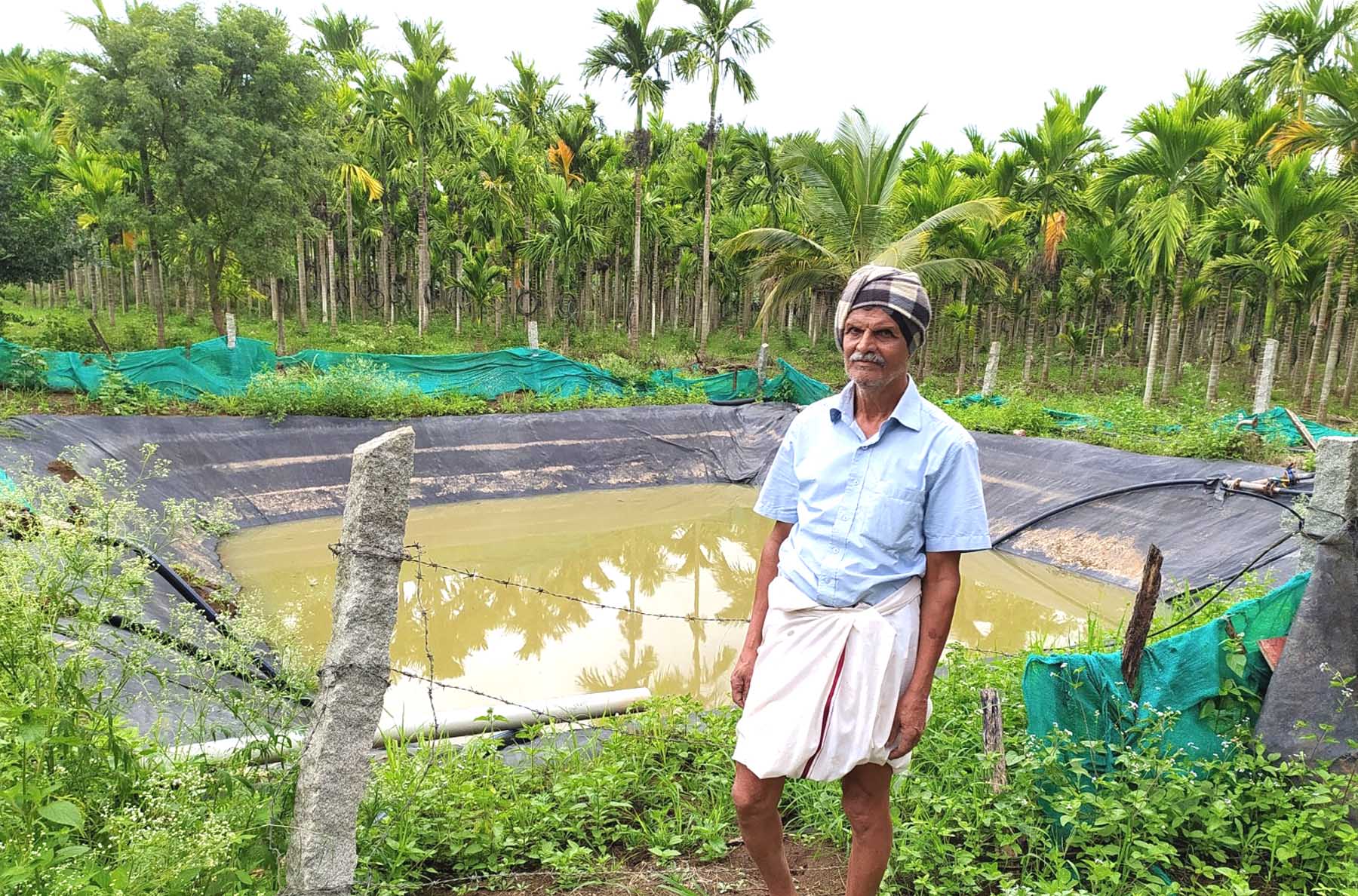 ತೋಟದಲ್ಲಿ ನಿರ್ಮಿಸಿರುವ ಕೃಷಿ ಹೊಂಡ
