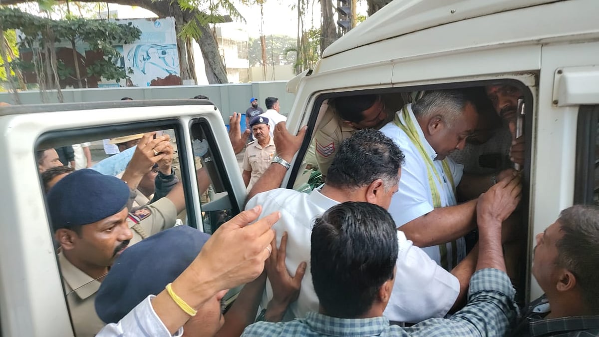 ಚಾಮುಂಡಿ ಬೆಟ್ಟ ಚಲೋ: ಶಾಸಕ ಟಿ.ಎಸ್.ಶ್ರೀವತ್ಸ ಸೇರಿ ಬಿಜೆಪಿ ಮುಖಂಡರ ಬಂಧನ