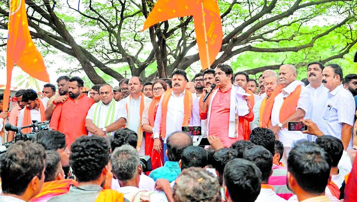 ಮದ್ದೂರು: ಪೊಲೀಸ್ ಸರ್ಪಗಾವಲಿನಲ್ಲಿ ‘ಗಣೇಶ ಮೂರ್ತಿ ವಿಸರ್ಜನೆ’ 