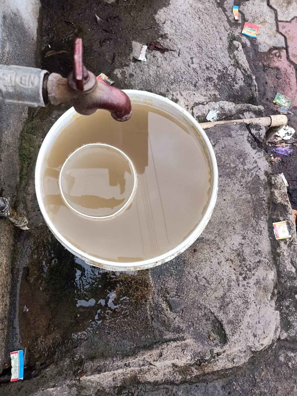 ನೀರಿನ ನಲ್ಲಿಯಲ್ಲಿ ಬಂತು ಹೊಗೆ!