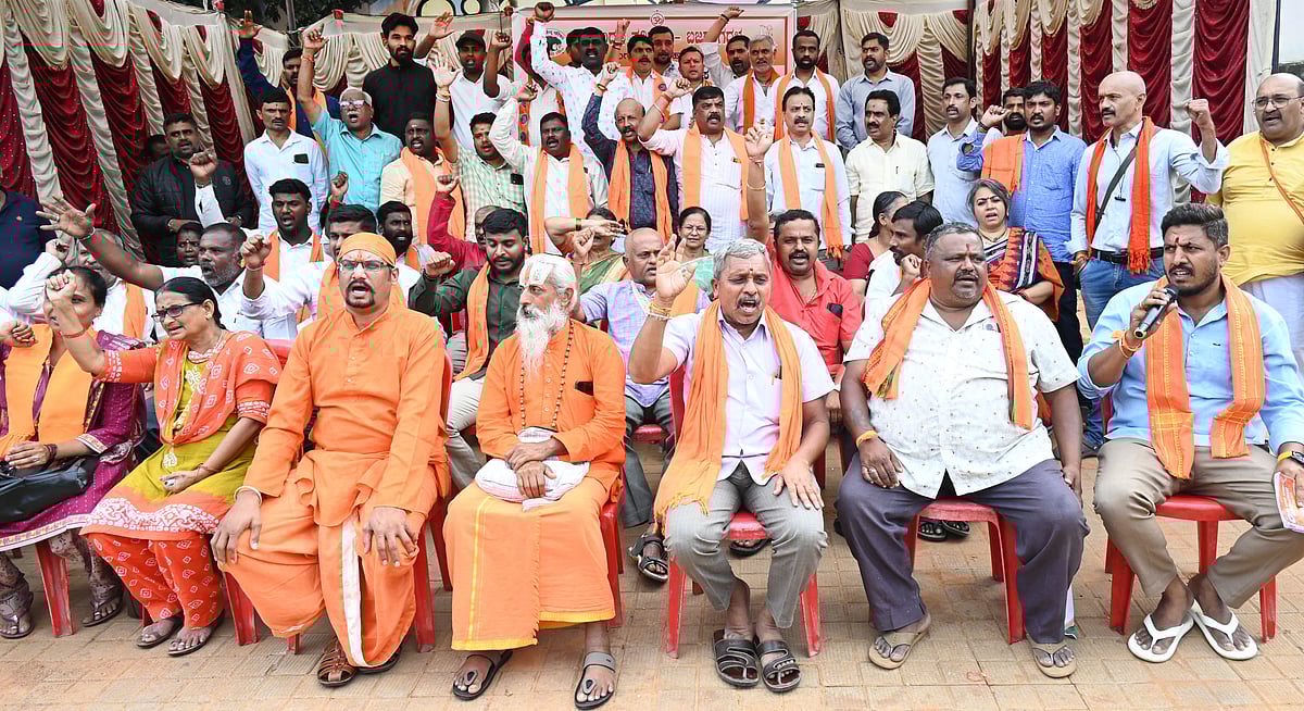 ಮದ್ದೂರು ಗಣೇಶ ಉತ್ಸವ ಗಲಾಟೆ; ಕಿಡಿಗೇಡಿಗಳ ವಿರುದ್ಧ ಕ್ರಮಕ್ಕೆ ಒತ್ತಾಯ
