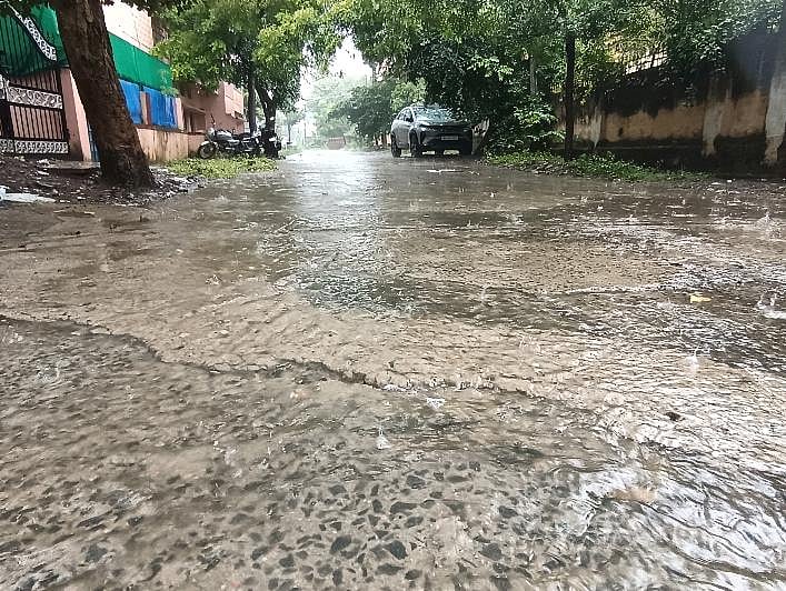 ಕಲಬುರಗಿಯಲ್ಲಿ ಧಾರಾಕಾರ ಮಳೆ: ಜನ ಜೀವನ ಅಸ್ತವ್ಯಸ್ತ