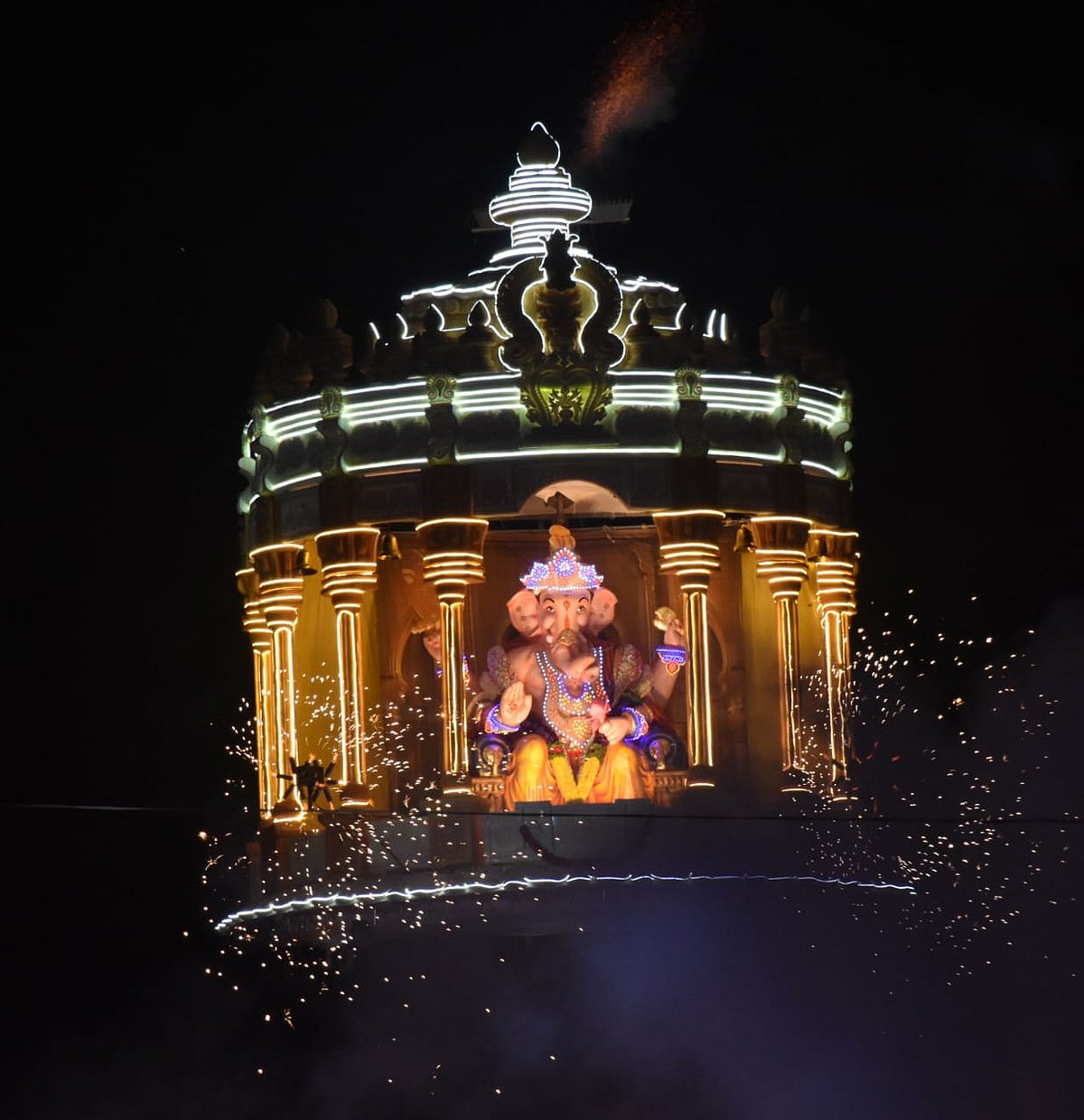 ಗಣೇಶ ವಿಸರ್ಜನೆ: ಮಡಿಕೇರಿಯಲ್ಲಿ ಅದ್ದೂರಿ ಶೋಭಾಯಾತ್ರೆ