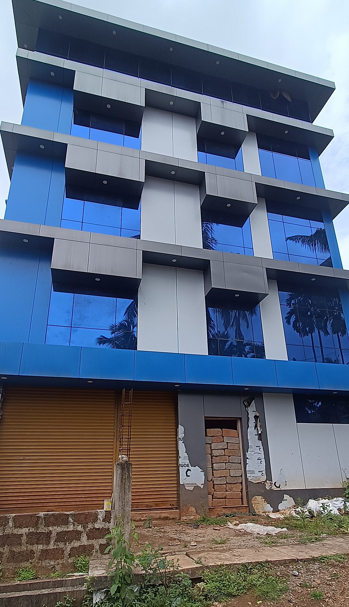 ಶಿರಸಿ | ಕಾರ್ಮಿಕ ಭವನಕ್ಕಿಲ್ಲ ಉದ್ಘಾಟನೆ ಭಾಗ್ಯ 