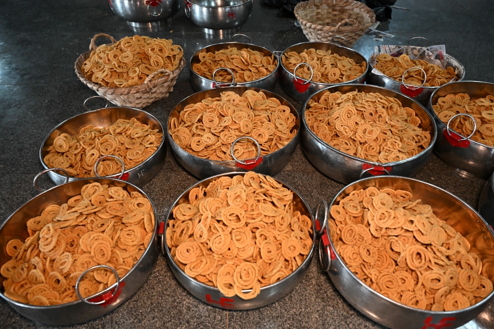 ಜನ್ಮಾಷ್ಟಮಿಗಾಗಿ ಚಕ್ಕುಲಿ ತಯಾರಿಸಿರುವುದು