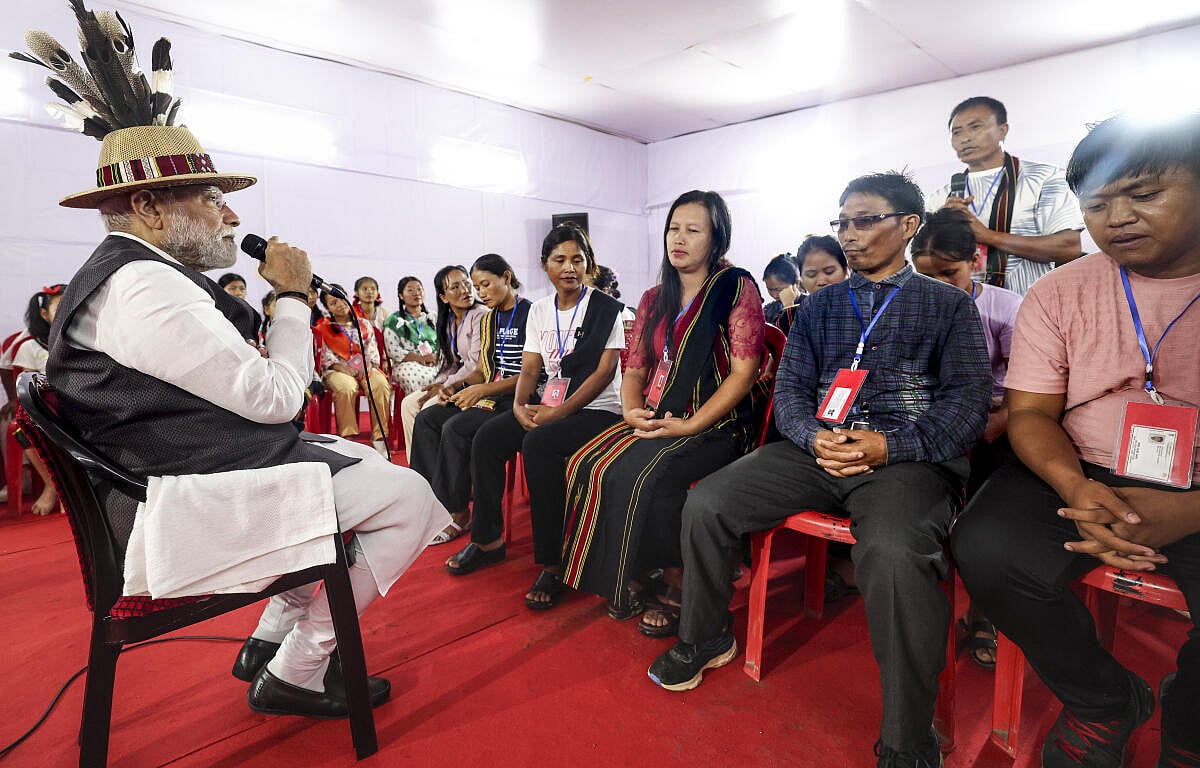 PM Modi in Manipur: ಸ್ಥಳಾಂತರಗೊಂಡ ಜನರೊಂದಿಗೆ ಪ್ರಧಾನಿ ಮೋದಿ ಸಂವಾದ