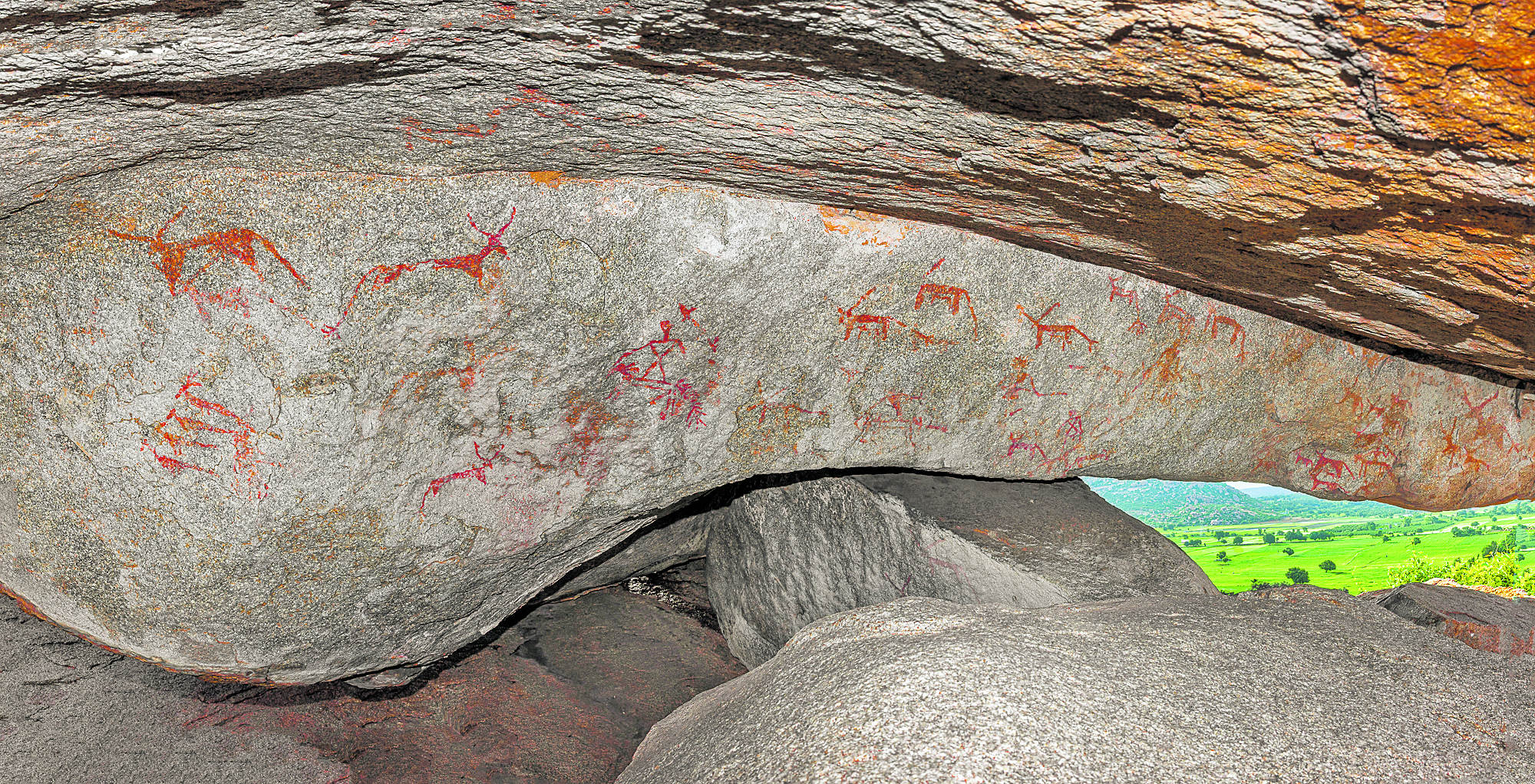 ಕಲ್ಲುಗಳ ಮೇಲೆ ವರ್ಣಚಿತ್ರಗಳು