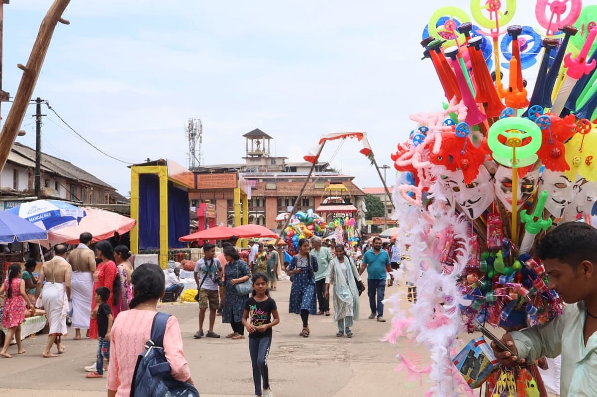 ಉಡುಪಿ| ಕೃಷ್ಣಮಠಕ್ಕೆ ಭಕ್ತರ ದಂಡು: ಉತ್ಸವಕ್ಕೆ ಮೆರುಗು ತಂದ ಮುದ್ದು ಕೃಷ್ಣರು