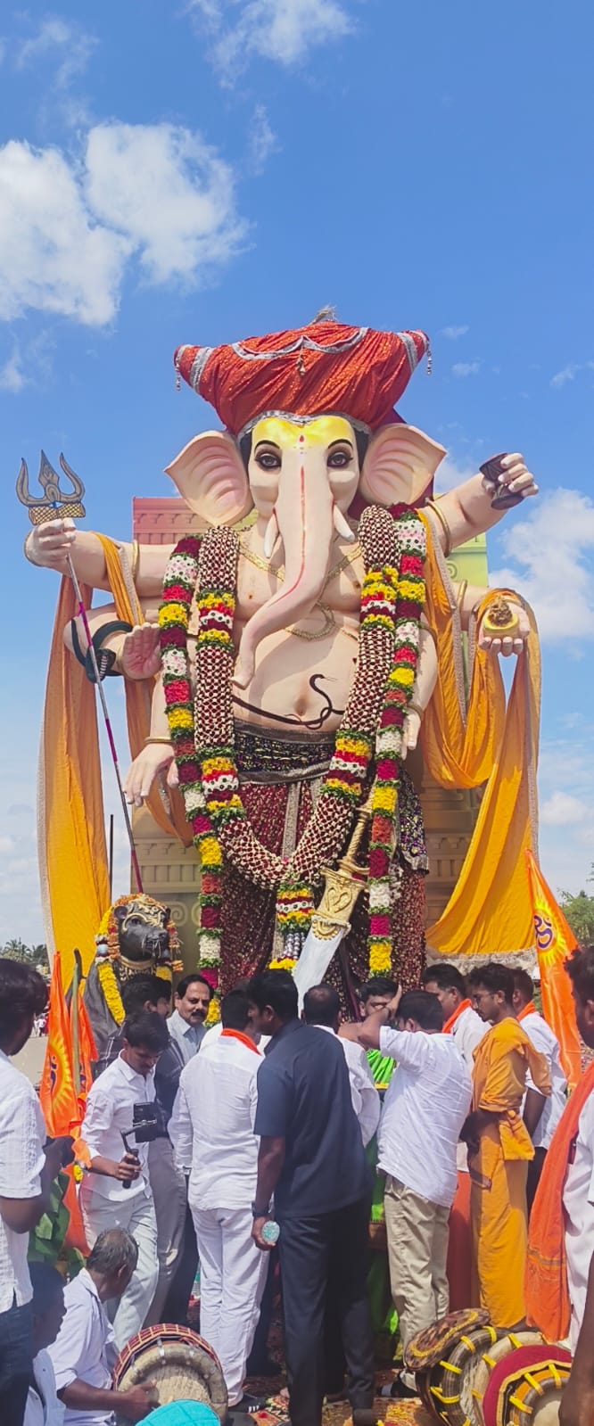 ನಗರದ ಬೈ ಪಾಸ್ ನಲ್ಲಿ ಪ್ರತಿಷ್ಟಾಪನೆ ಮಾಡಲಾಗಿದ್ದ 22 ಅಡಿ ಎತ್ತರದ ಪ್ರಣವ ರುದ್ರ ಮಹಾ ಗಣಪತಿ