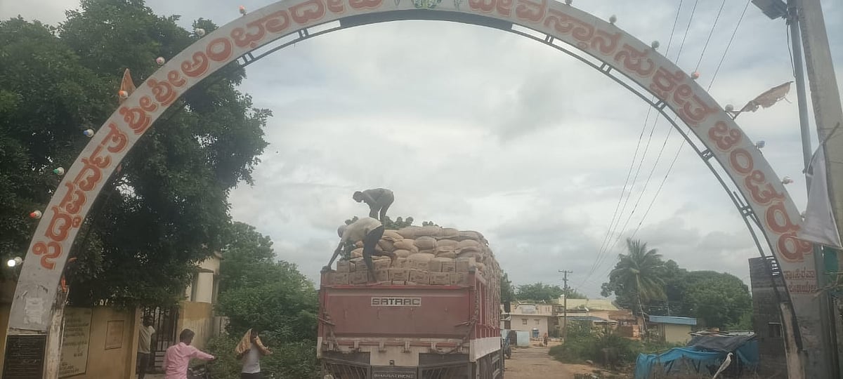 ಪ್ರಜಾವಾಣಿ ವರದಿ ಪರಿಣಾಮ: ಚಿಂಚರಕಿ ಸರ್ಕಾರಿ ಶಾಲೆಗೆ ಪಡಿತರ ಪೂರೈಕೆ
