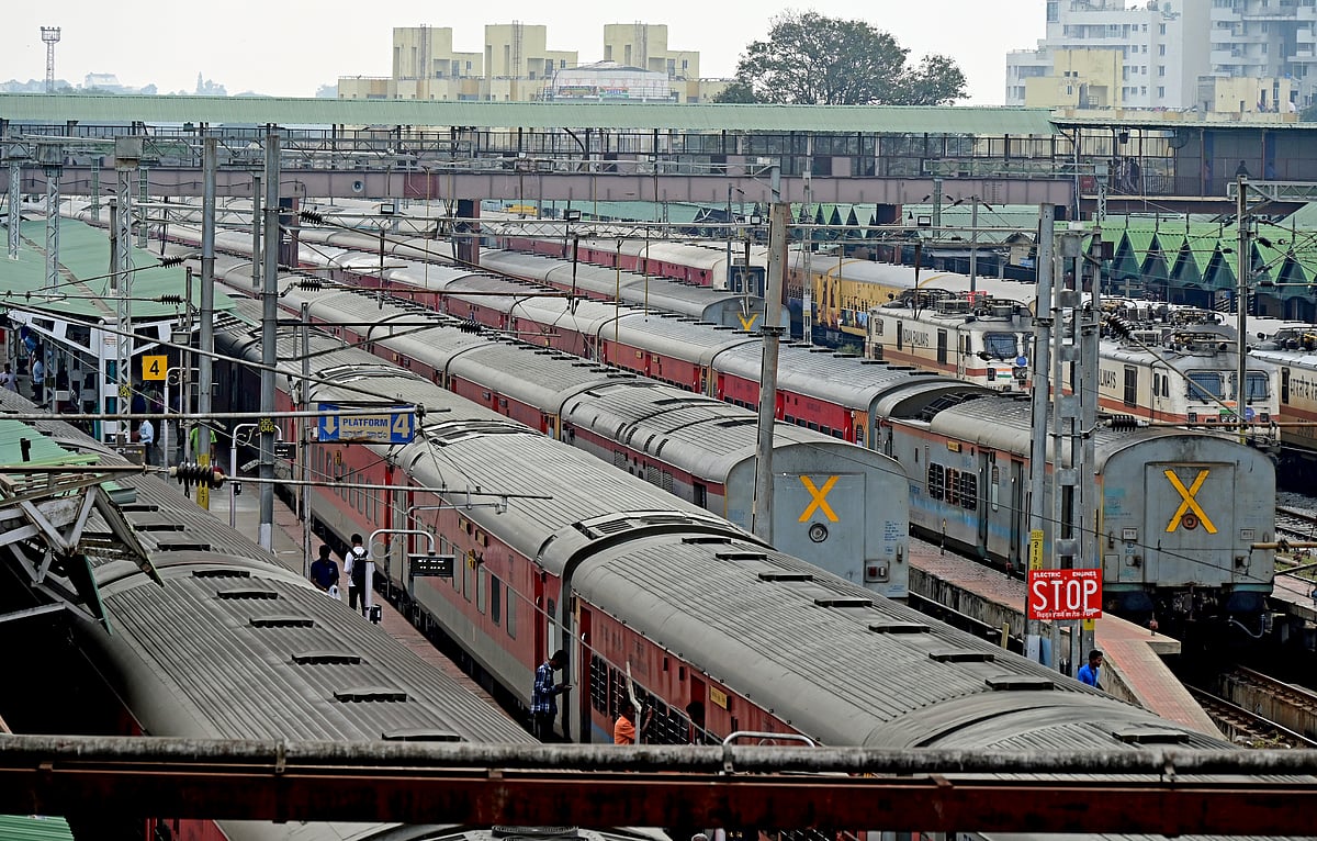 ಮುಂಬೈ | ಭಾರಿ ಮಳೆಯಿಂದಾಗಿ ಸರಕು ಸಾಗಣೆ ರೈಲುಗಳು ಸ್ಥಗಿತ