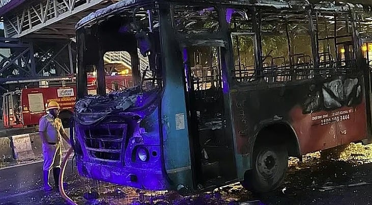 ಬೆಂಗಳೂರು | ಹೊತ್ತಿ ಉರಿದ ಬಿಎಂಟಿಸಿ ಬಸ್‌: ಪ್ರಯಾಣಿಕರು ಪಾರು