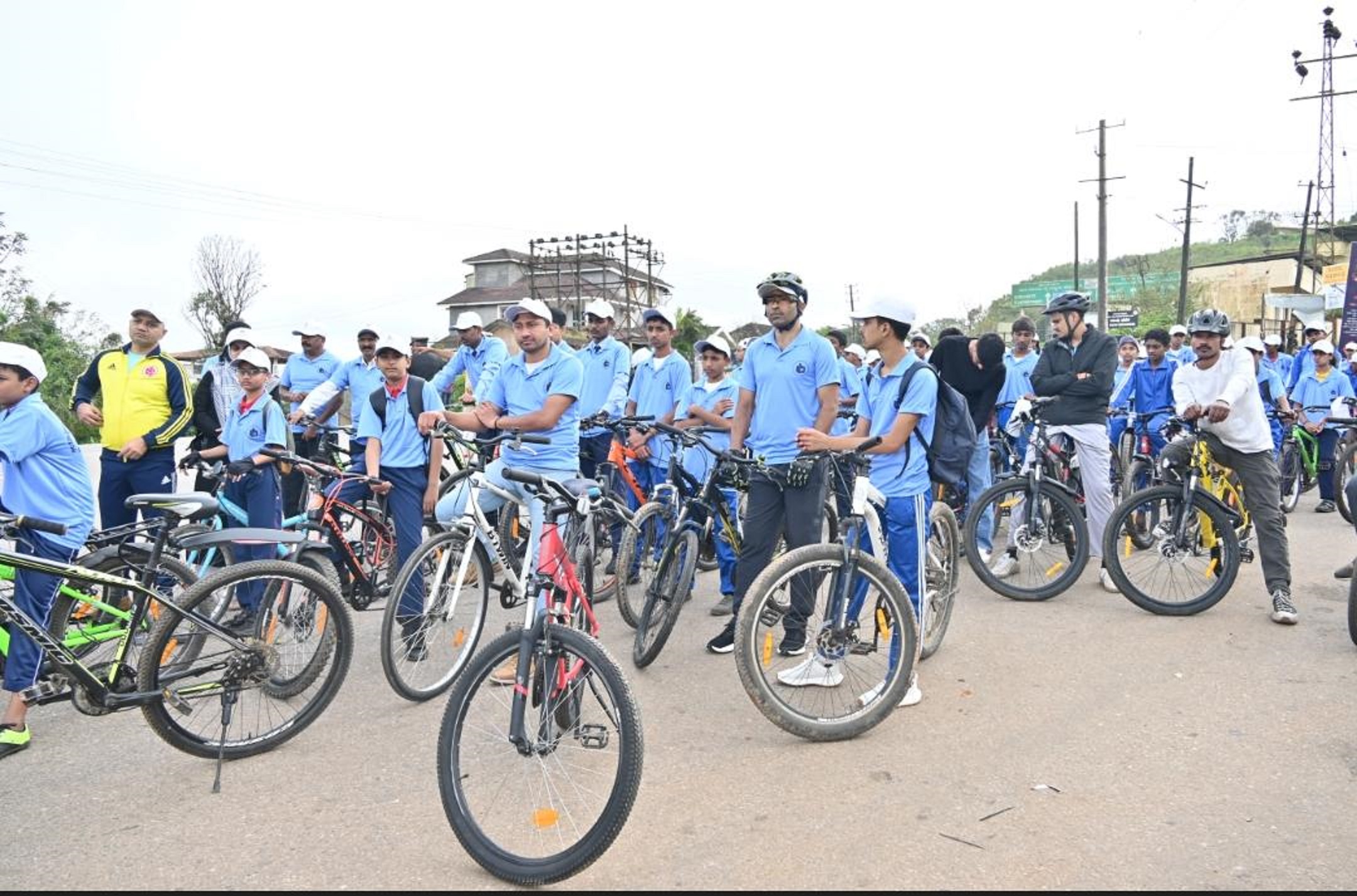 ಪ್ರಜಾಪ್ರಭುತ್ವ ದಿನಾಚರಣೆ ಅಂಗವಾಗಿ ಮಡಿಕೇರಿಯಲ್ಲಿ ಸೈಕಲ್ ಜಾಥಾ ನಡೆಯಿತು