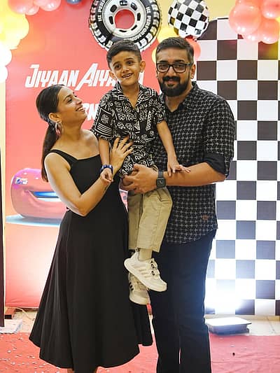 ಶ್ವೇತಾ ಚೆಂಗಪ್ಪ ಅವರು ನಟಿ, ನಿರೂಪಕಿಯಾಗಿ ಜನಪ್ರಿಯತೆ ಗಳಿಸಿದ್ದಾರೆ.