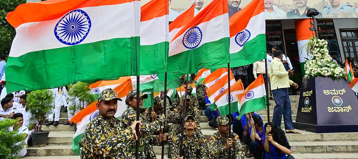 ಹುತಾತ್ಮ ಯೋಧರ ಅವಲಂಬಿತರಿಗೆ ಸಿಗದ ಜಮೀನು: ಎಸಿ, ತಹಶೀಲ್ದಾರ್‌ಗಳಿಗೆ ನೋಟಿಸ್‌!