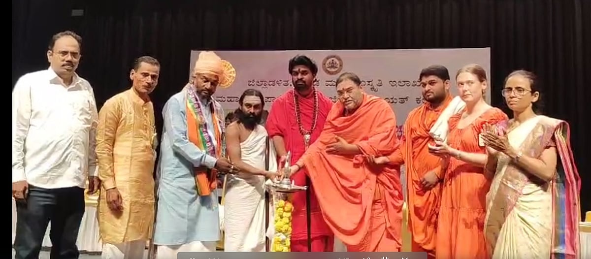 ವಿಶ್ವಕರ್ಮ ಸಮಾಜ ಒಗ್ಗಟ್ಟು ಪ್ರದರ್ಶಿಸಲಿ: ಪ್ರಣವನಿರಂಜನ ಸ್ವಾಮೀಜಿ