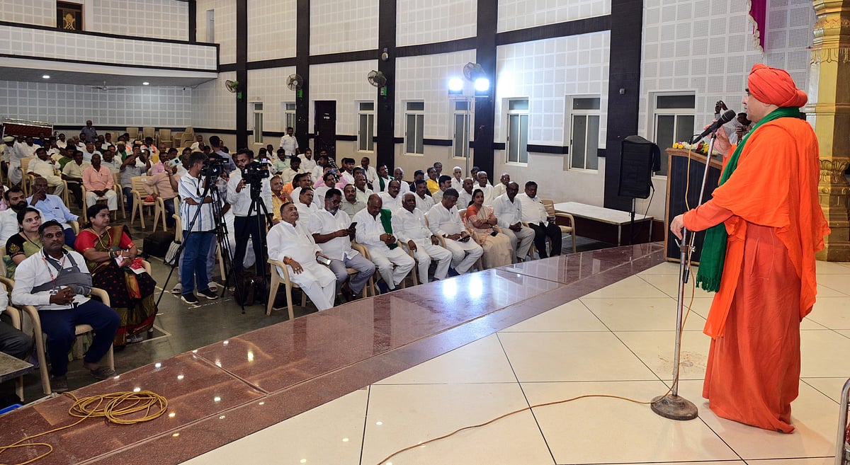 ಜಾತಿ ಕಾಲಂನಲ್ಲಿ ಲಿಂಗಾಯತ ಪಂಚಮಸಾಲಿ, ಧರ್ಮ ಕಾಲಂನಲ್ಲಿ ಹಿಂದೂ ಬರೆಸಿ: ಸ್ವಾಮೀಜಿ