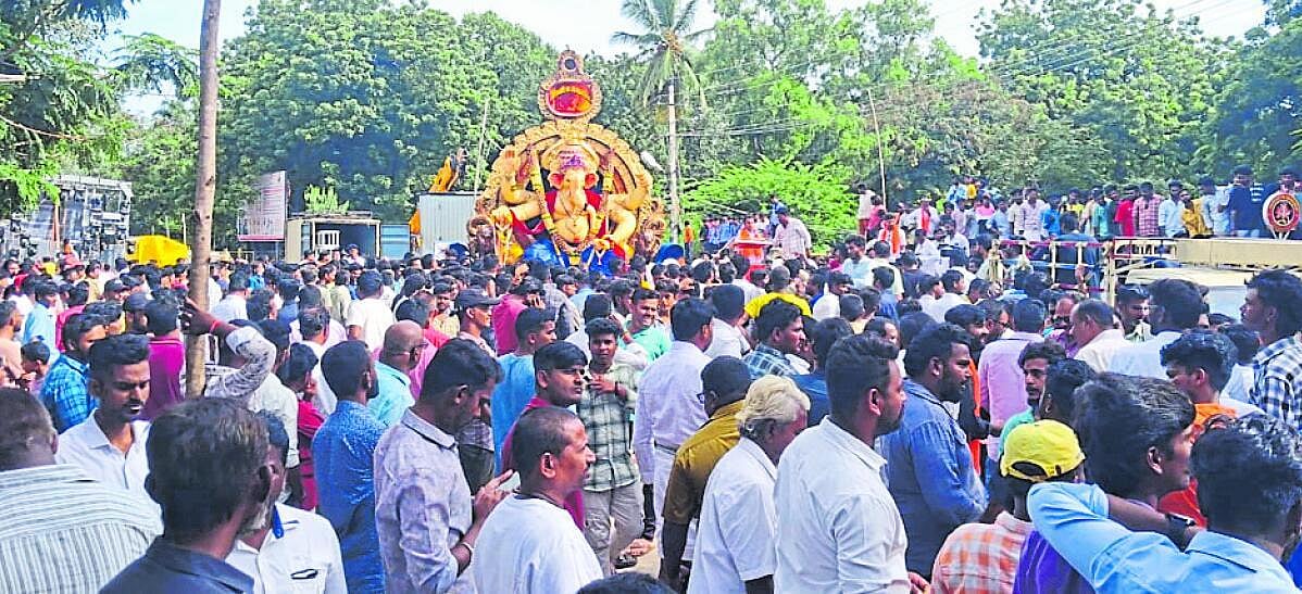 ಗಂಗಾವತಿ | ಗಣೇಶ ಮೂರ್ತಿ ವಿಸರ್ಜನೆ, ಜನಸಾಗರ

