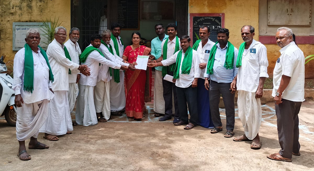 ಕನಕಗಿರಿ:  ಬೇಡಿಕೆ ಈಡೇರಿಕೆಗೆ ರೈತ ಸಂಘ ಆಗ್ರಹ