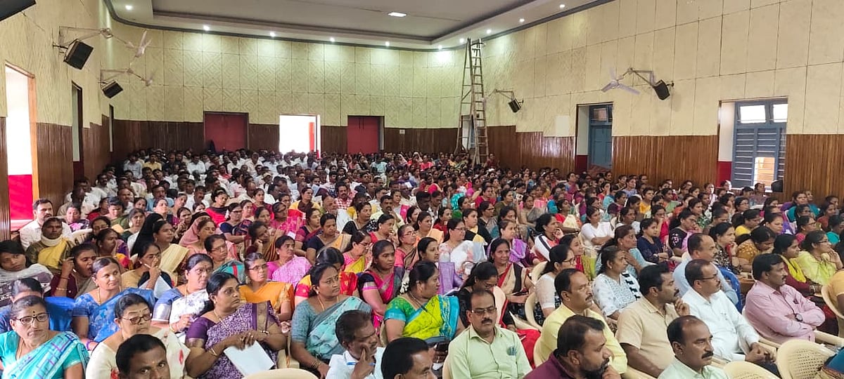 ತಿಪಟೂರು| ಜಾತಿ ಗಣತಿ ನಡೆಸಲು 640 ಶಿಕ್ಷಕರಿಗೆ ತರಬೇತಿ