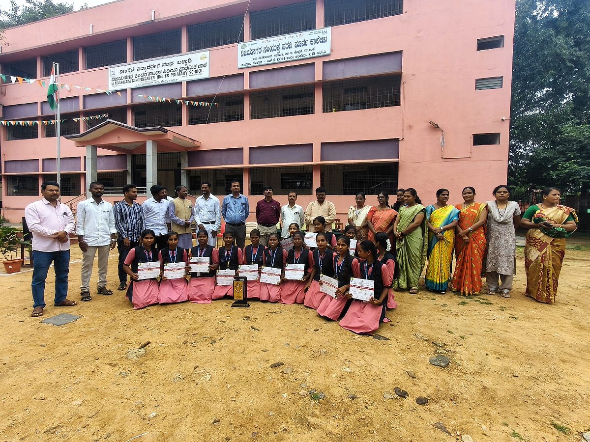 ಕೊಪ್ಪಳ | ವಿಜಯನಗರ ಕಾಲೇಜು ಬಾಲಕಿಯರ ತಂಡ ಫುಟ್ಬಾಲ್ ನಲ್ಲಿ ರಾಜ್ಯಮಟ್ಟಕ್ಕೆ ಆಯ್ಕೆ