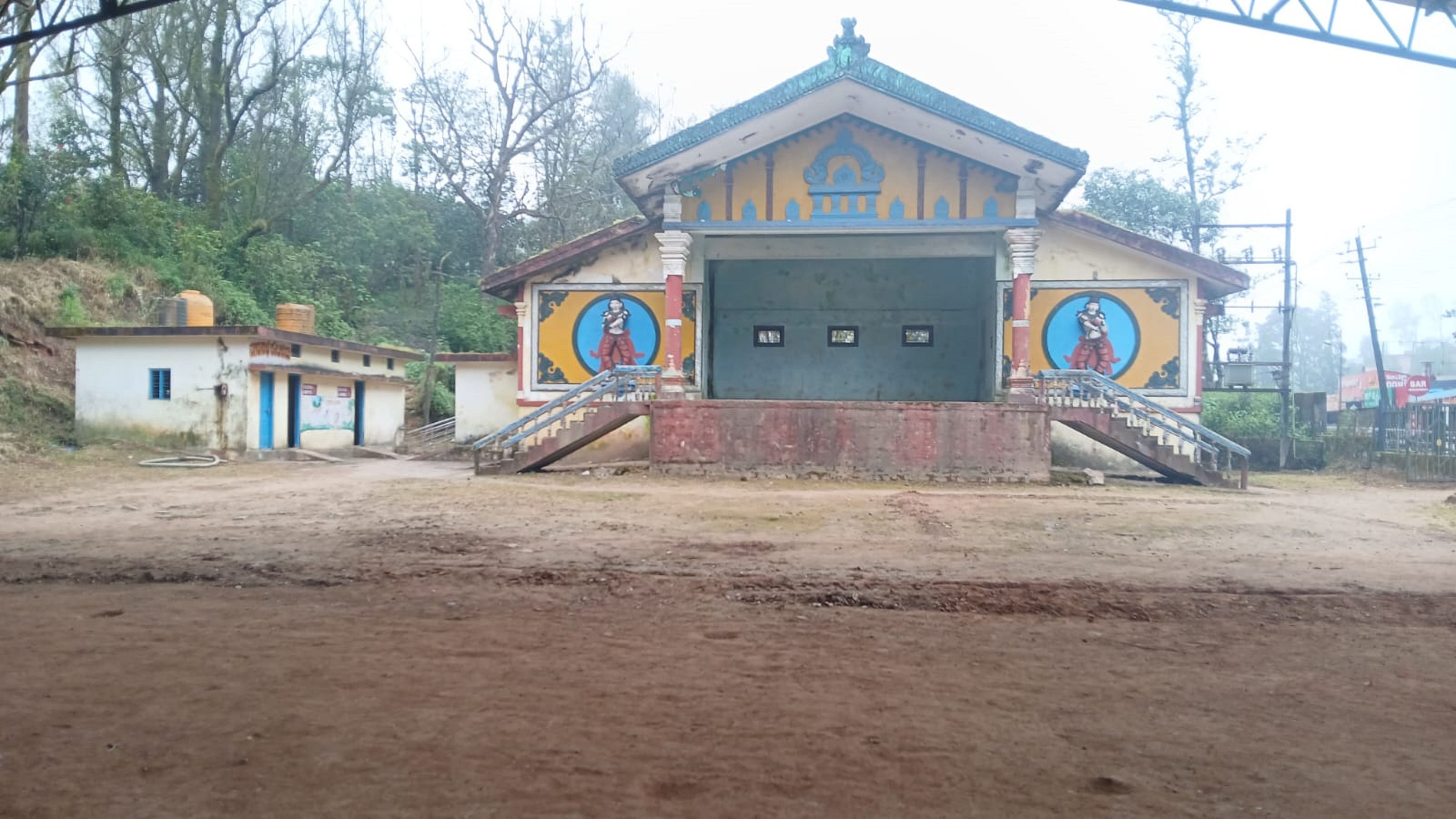 ಮಡಿಕೇರಿ ದಸರಾ ಸಾಂಸ್ಕೃತಿಕ ಕಾರ್ಯಕ್ರಮಗಳು ನಡೆಯುವ ಗಾಂಧಿ ಮೈದಾನದಲ್ಲಿರುವ ಮಂಟಪ