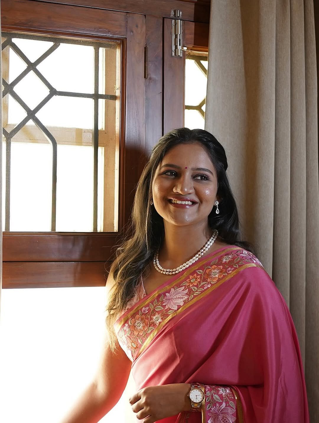 Visual Story: ಹೊಸ ಚಿತ್ರಗಳಲ್ಲಿ ಮಂದಹಾಸ ಬೀರಿದ ಕನ್ನಡತಿ ರಂಜನಿ ರಾಘವನ್