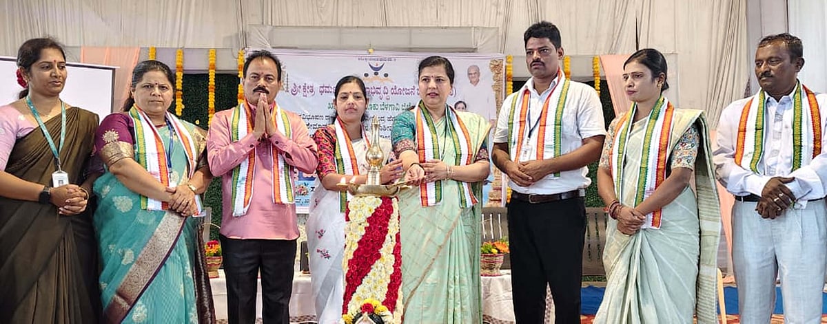 ಮಹಿಳೆಯರು ರಾಜಕೀಯ ಪ್ರವೇಶಿಸಿ:  ಅಂಜಲಿ ನಿಂಬಾಳಕರ