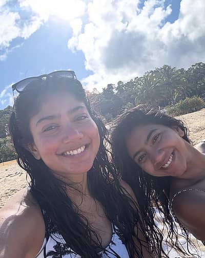 ಕಡಲ ತೀರದಲ್ಲಿ  ಪೋಟೊ ಕ್ಲಿಕ್ಕಿಸಿಕೊಂಡ ನಟಿ ಸಾಯಿ ಪಲ್ಲವಿ ಹಾಗೂ ಪೂಜಾ ಕಣ್ಣನ್