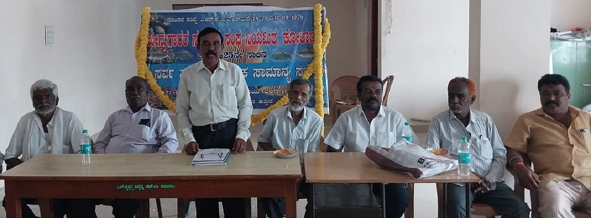 ಕೋಲಾರ | ಸಂಘಗಳ ಸುಪರ್ದಿಗೆ ಕೆರೆ ನೀಡಿ: ಅಬ್ಬಣಿ ಶಂಕರ್