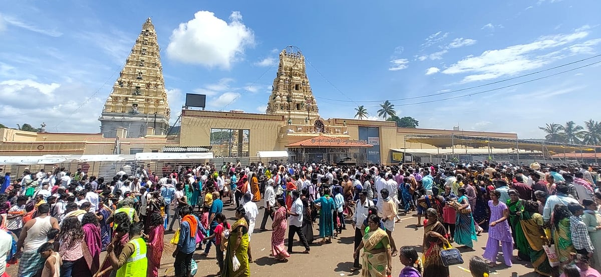 ಮಹದೇಶ್ವರ ಬೆಟ್ಟ: ಮಾದಪ್ಪನಿಗೆ ಅಮಾವಾಸ್ಯೆ ಸೇವೆ