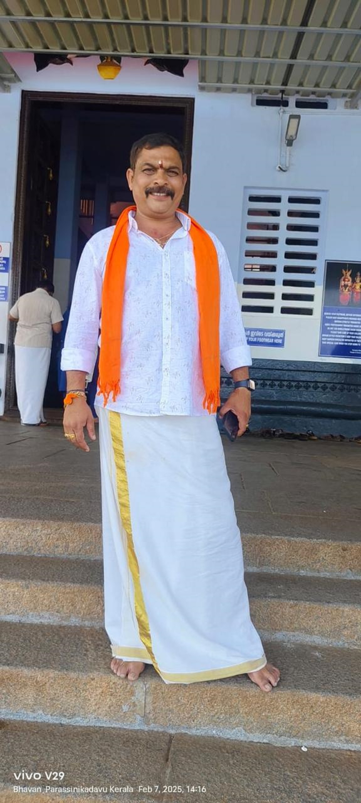 ಉಮೇಶ್‌ ಸುಬ್ರಮಣಿ ಕೋಟೆ ಮಾರಿಯಮ್ಮ ದೇಗುಲದ ಕರಗ ವ್ರತಧಾರಿ.