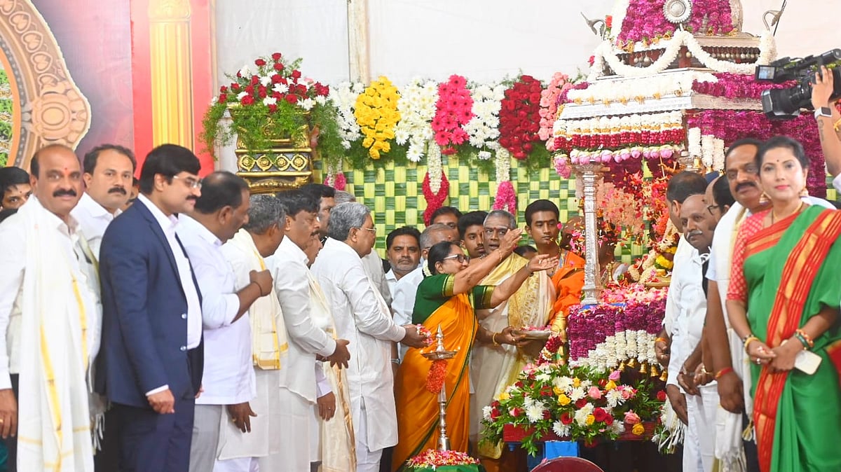 ಮೈಸೂರು ದಸರಾ–2025 ಉದ್ಘಾಟಿಸಿದ ಲೇಖಕಿ ಬಾನು ಮುಷ್ತಾಕ್: ನಾಡಹಬ್ಬಕ್ಕೆ ಚಾಲನೆ