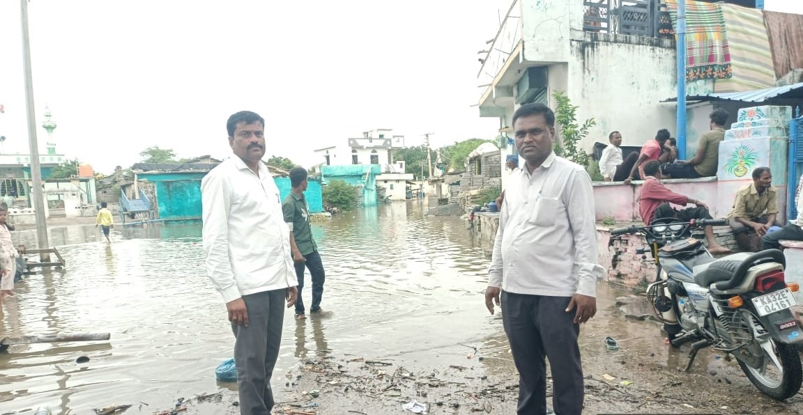 ಕಾಳಗಿ ತಾಲ್ಲೂಕಿನ ತೆಂಗಳಿ ಗ್ರಾಮಕ್ಕೆ ನೀರು ನುಗ್ಗಿರುವುದು