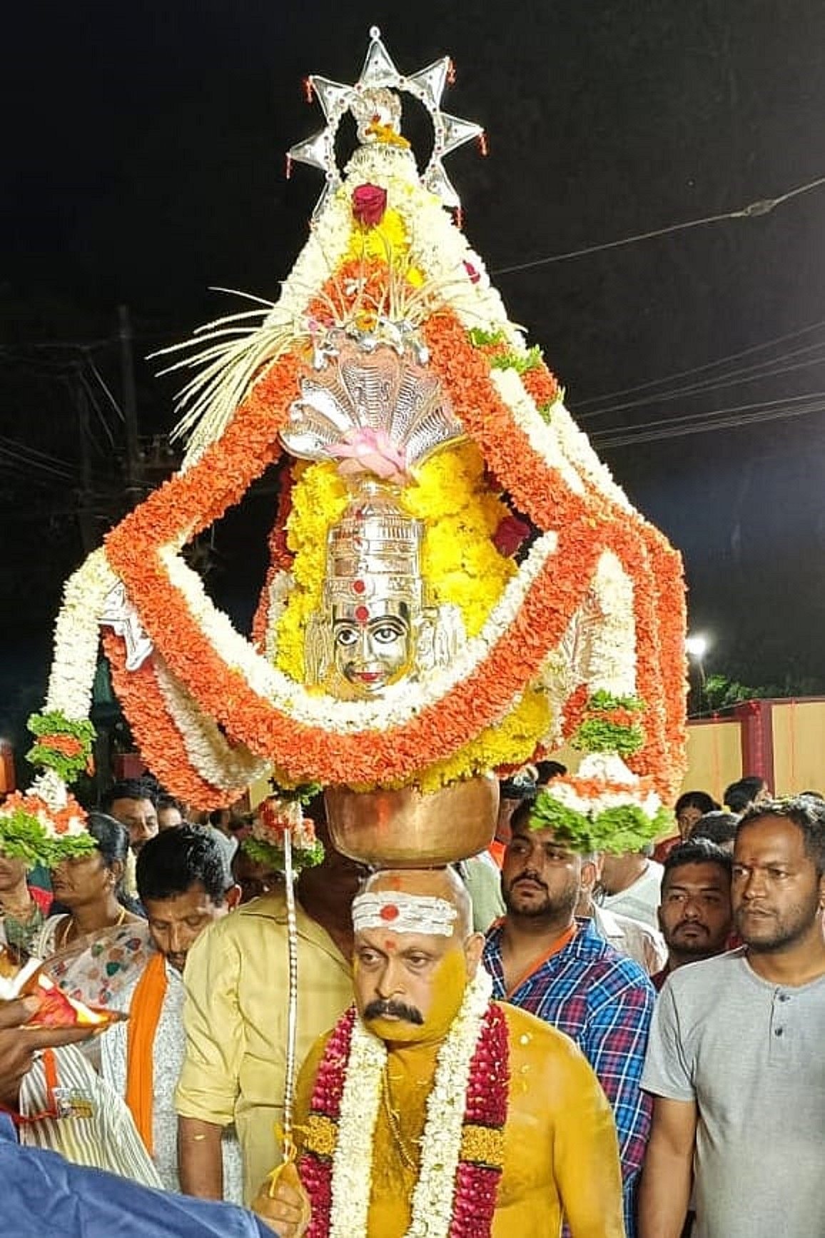 ಮಡಿಕೇರಿ: ದಸರೆಗೆ ತೋರಣ ಕಟ್ಟಿದ ಕರಗೋತ್ಸವ