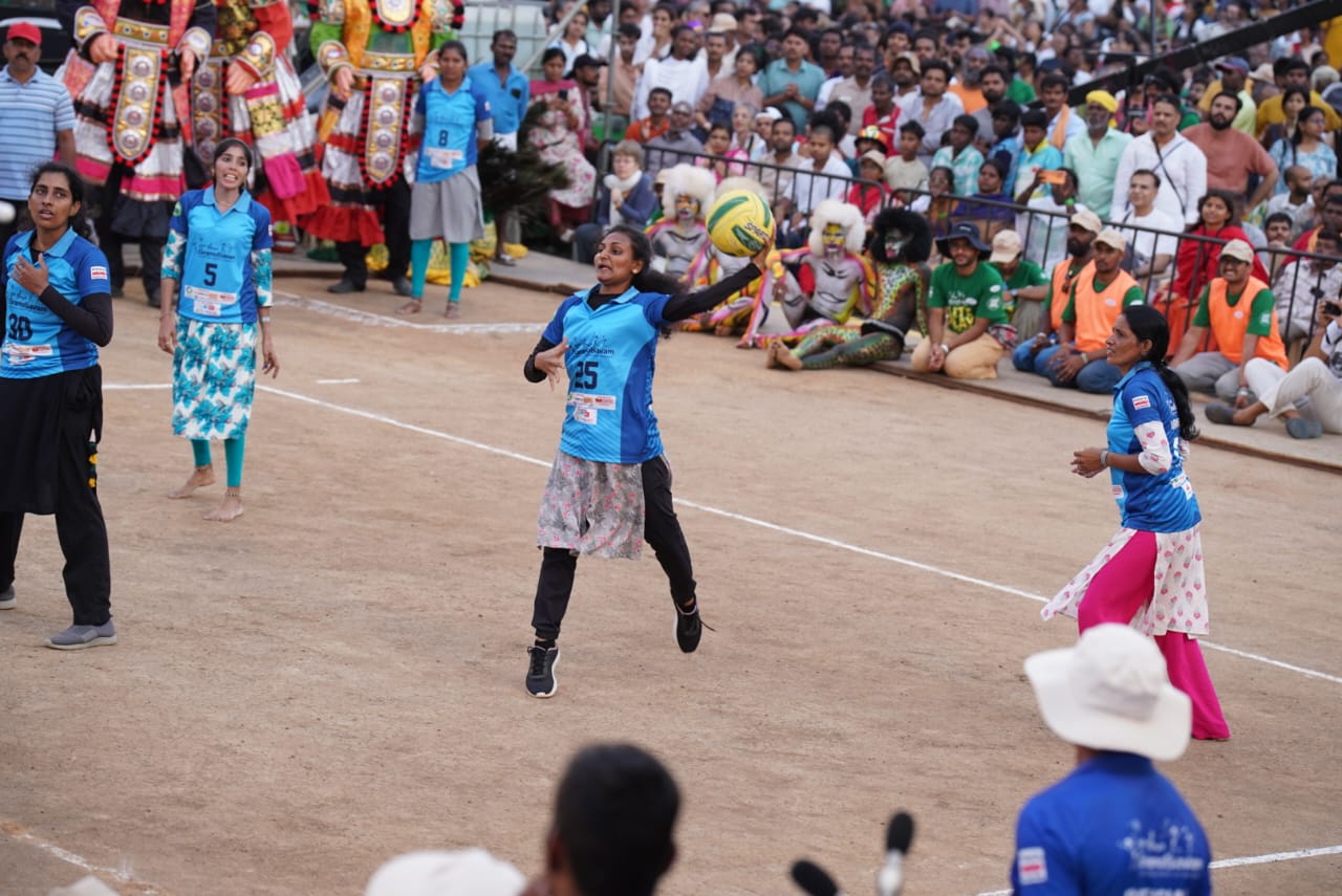 ಮಹಿಳೆಯರ ಥ್ರೋಬಾಲ್‌ ಸ್ಪರ್ಧೆಯಲ್ಲಿ ಪ್ರಶಸ್ತಿ ಗೆದ್ದುಕೊಂಡ ದಕ್ಷಿಣ ಕನ್ನಡ ಜಿಲ್ಲೆಯ ಬಡಗನ್ನೂರು ತಂಡ