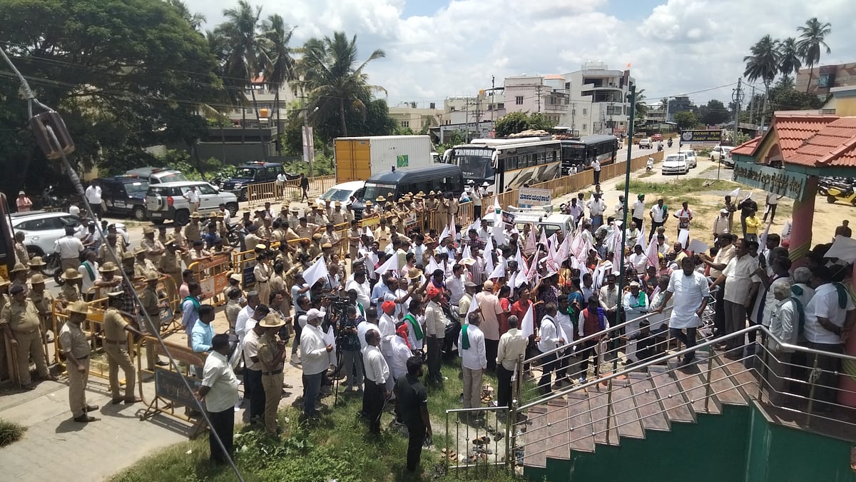 ಮದ್ದೂರು ಗಲಭೆ | ಅಧಿಕಾರಿ ಹಿಡಿಯುವ ಹುನ್ನಾರ: ಪ್ರಗತಿಪರ ಸಂಘಟನೆ ಮುಖಂಡರ ಆರೋಪ