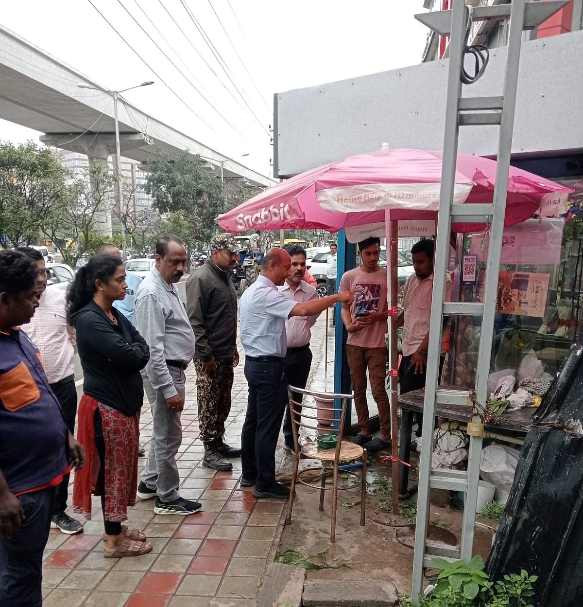ಪಾದಚಾರಿ ಮಾರ್ಗ ಅತಿಕ್ರಮಣ ಮಾಡಿದವರಿಗೆ ದಂಡ ವಿಧಿಸಿ: ಆಯುಕ್ತ ಡಿ.ಎಸ್.ರಮೇಶ್