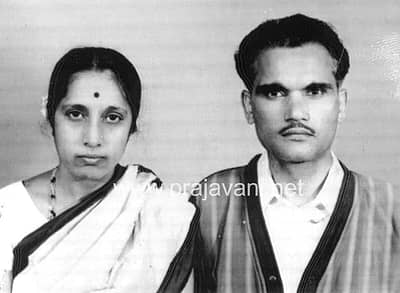 ಪತ್ನಿ ಸರಸ್ವತಿಯವರೊಂದಿಗೆ