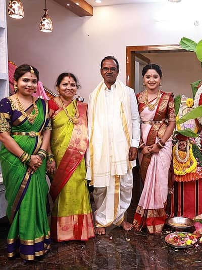 ಪಾರು ಧಾರಾವಾಹಿಯಲ್ಲಿ ಜನನಿ ಪಾತ್ರದಲ್ಲಿ ನಟಿ ಪವಿತ್ರಾ ಅವರು ನಟಿಸುತ್ತಿದ್ದರು.