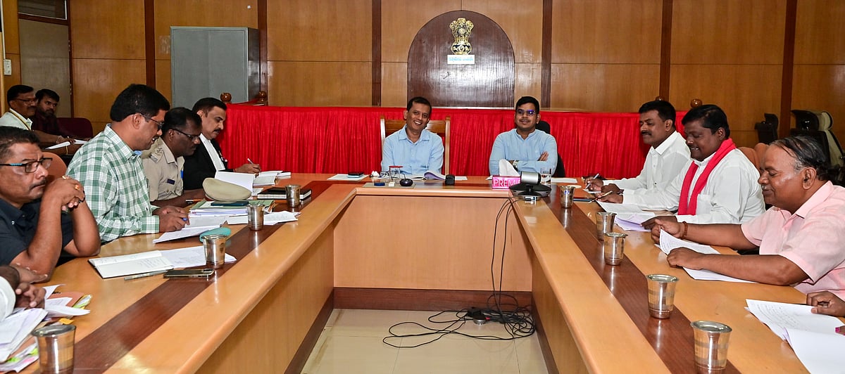 ಬಾಡಿಗೆ ಕಟ್ಟಡದಲ್ಲಿ ಹಾಸ್ಟೆಲ್‌ ಪ್ರಾರಂಭಿಸಿ: ಜಿಲ್ಲಾಧಿಕಾರಿ ಗಂಗಾಧರಸ್ವಾಮಿ